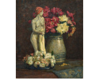 Zátiší se sochou a květinami