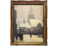 Před kostelem