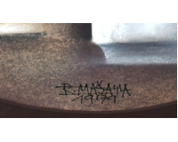 Zátiší z lampou a konvičkou