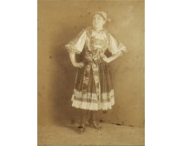 Krojovaná dívka